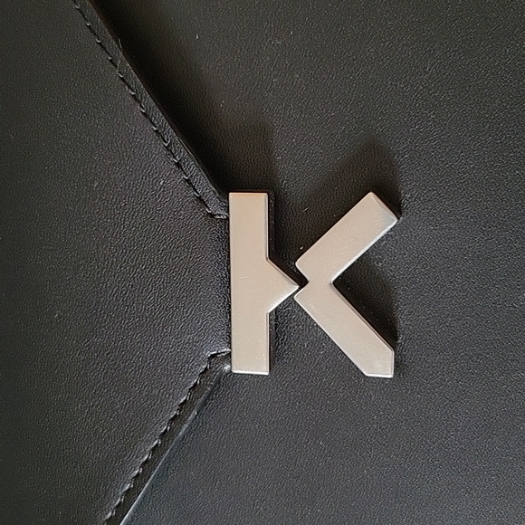 Kenzo small K crossbody in black leather. - Picture 8 of 9